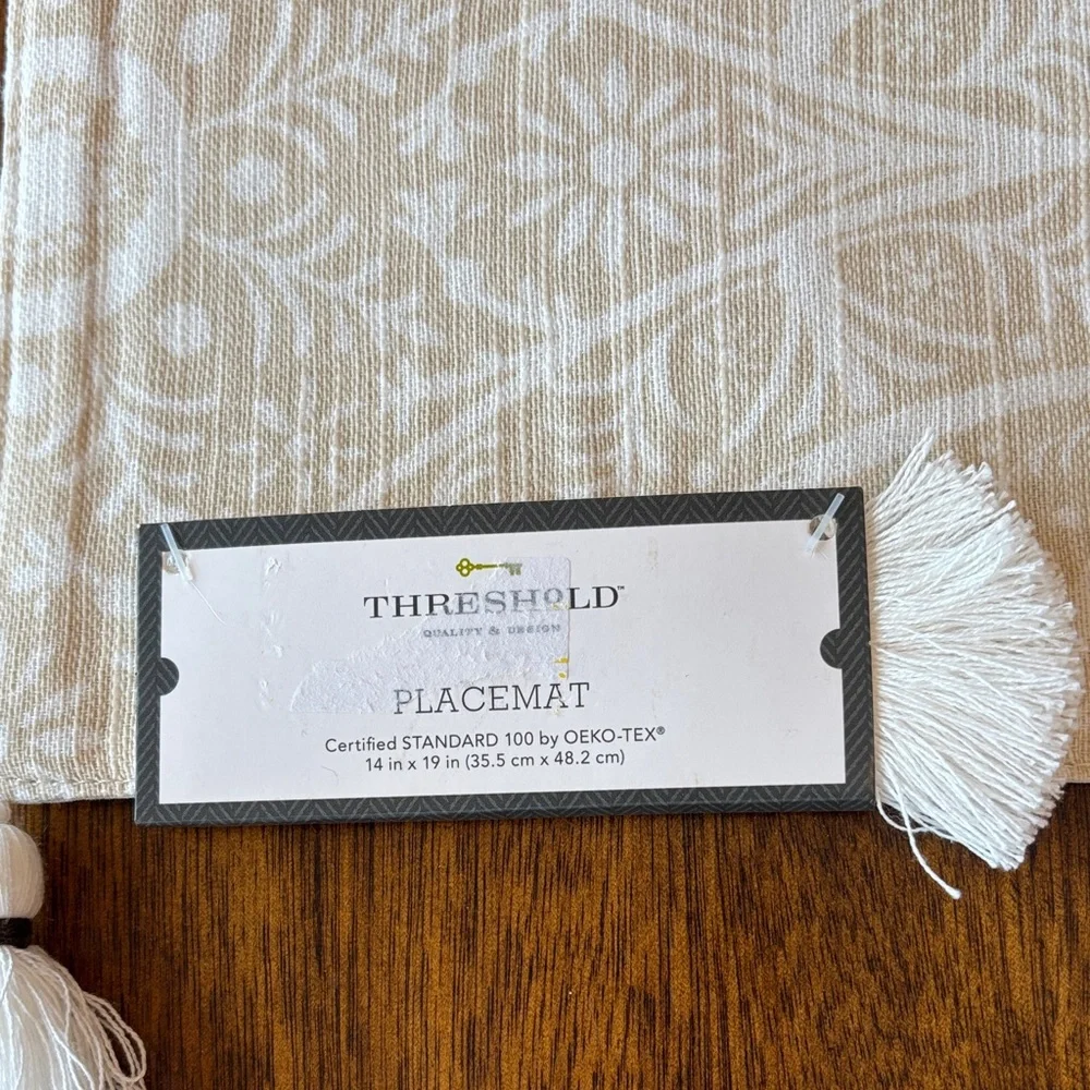 NEW! 6‎ Threshold Quality & Design Beige & White Placemats W/Tassels